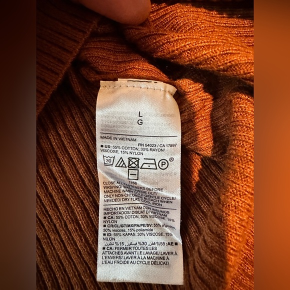 Old Navy Women's Rust Cardigan Sweater - Picture 3 of 4